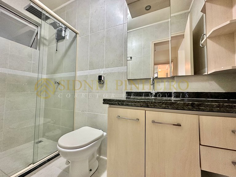 528 - Apartamento 03 dormitórios na Praia de Bombas