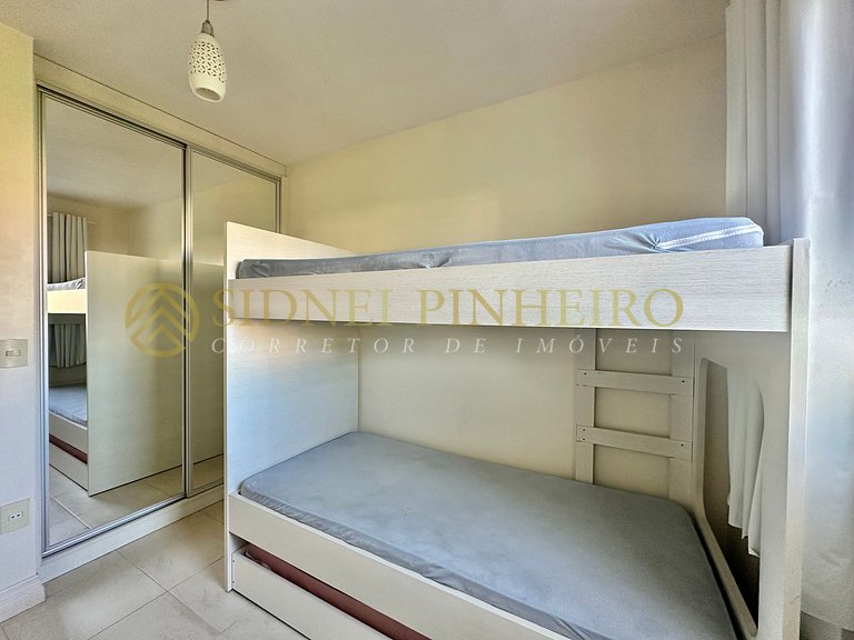 528 - Apartamento 03 dormitórios na Praia de Bombas