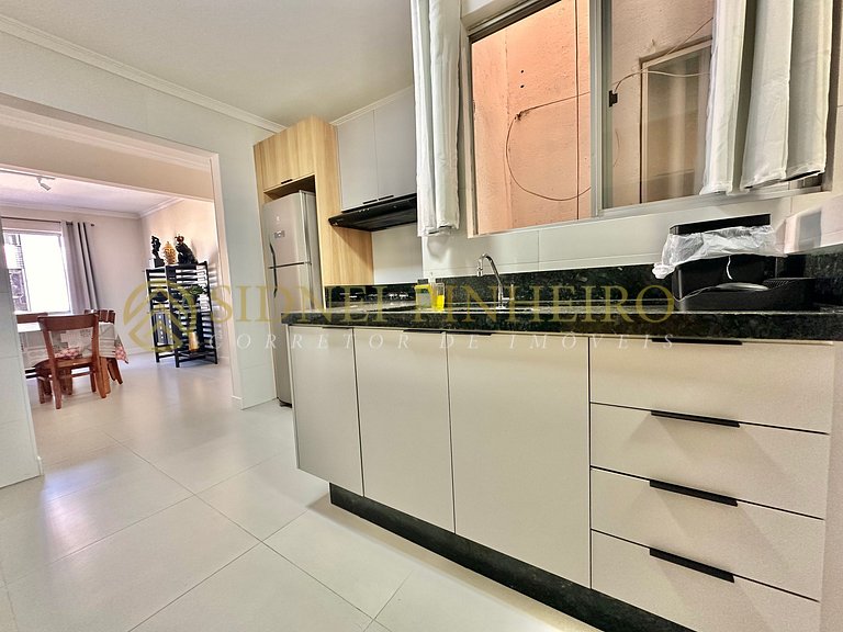 520 - Apartamento 2 dormitórios na Praia de Bombas