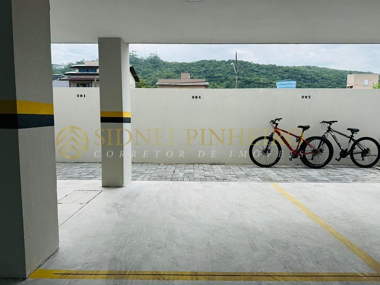 043 - Apartamento 02 dormitórios na Praia de Bombas