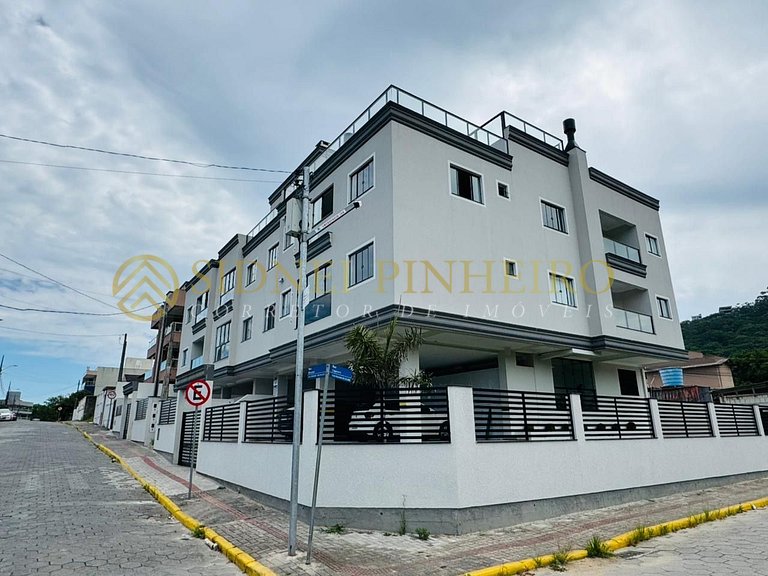 043 - Apartamento 02 dormitórios na Praia de Bombas