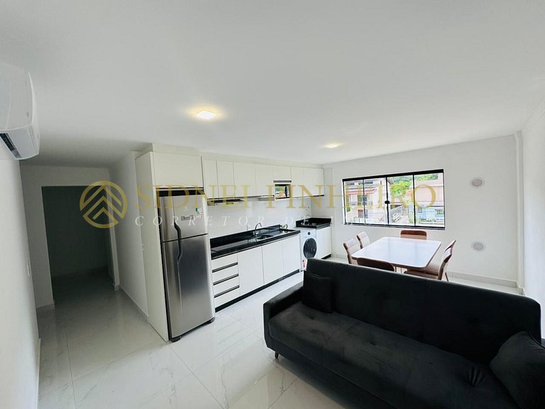 043 - Apartamento 02 dormitórios na Praia de Bombas