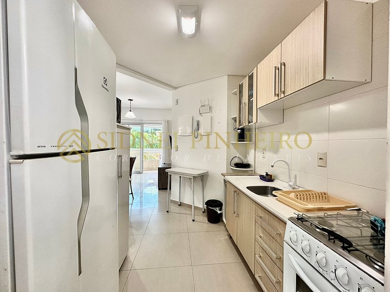 040 - Apartamento de 03 dormitórios na Praia de Bombas