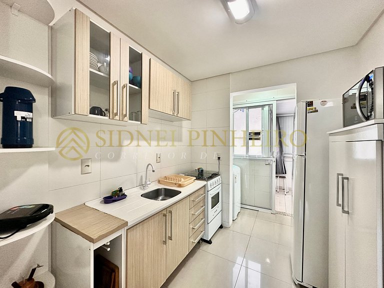 040 - Apartamento de 03 dormitórios na Praia de Bombas