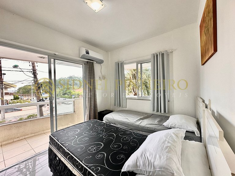 040 - Apartamento de 03 dormitórios na Praia de Bombas