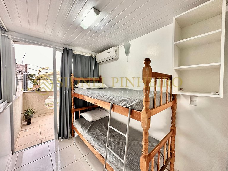 040 - Apartamento de 03 dormitórios na Praia de Bombas