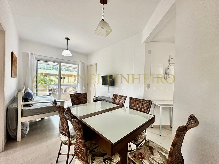 040 - Apartamento de 03 dormitórios na Praia de Bombas