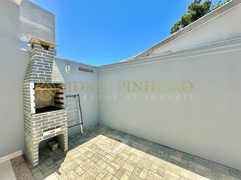 538 - Sobrado 02 dormitórios na Praia de Mariscal