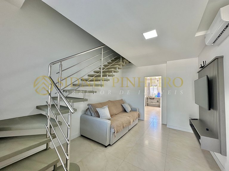 538 - Sobrado 02 dormitórios na Praia de Mariscal