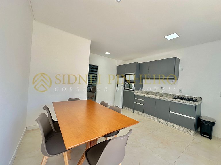 538 - Sobrado 02 dormitórios na Praia de Mariscal