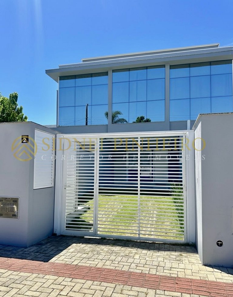 538 - Sobrado 02 dormitórios na Praia de Mariscal