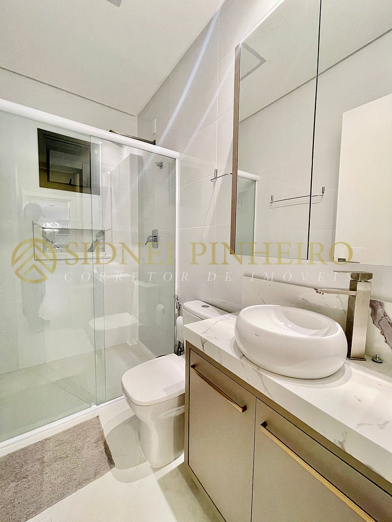 008 - Apartamento com piscina no Centro de Bombinhas