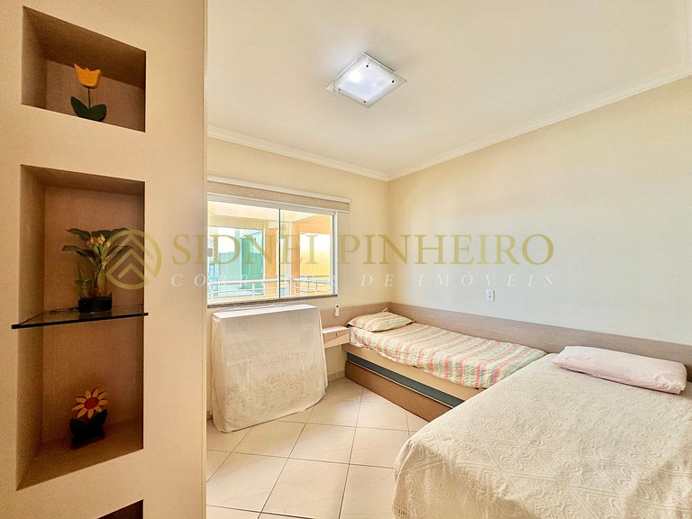 044 - Apartamento 03 dormitórios na Praia de Bombas