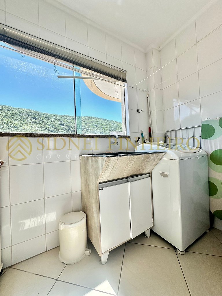 043 - Apartamento 03 dormitórios na Praia de Bombas