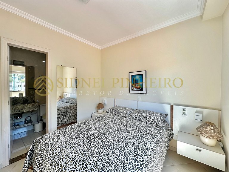 043 - Apartamento 03 dormitórios na Praia de Bombas