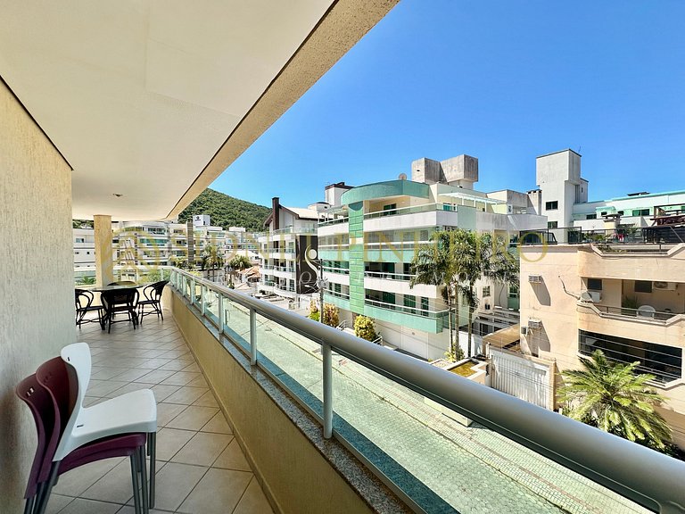 044 - Apartamento 03 dormitórios na Praia de Bombas