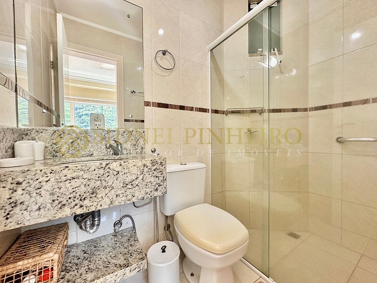 044 - Apartamento 03 dormitórios na Praia de Bombas