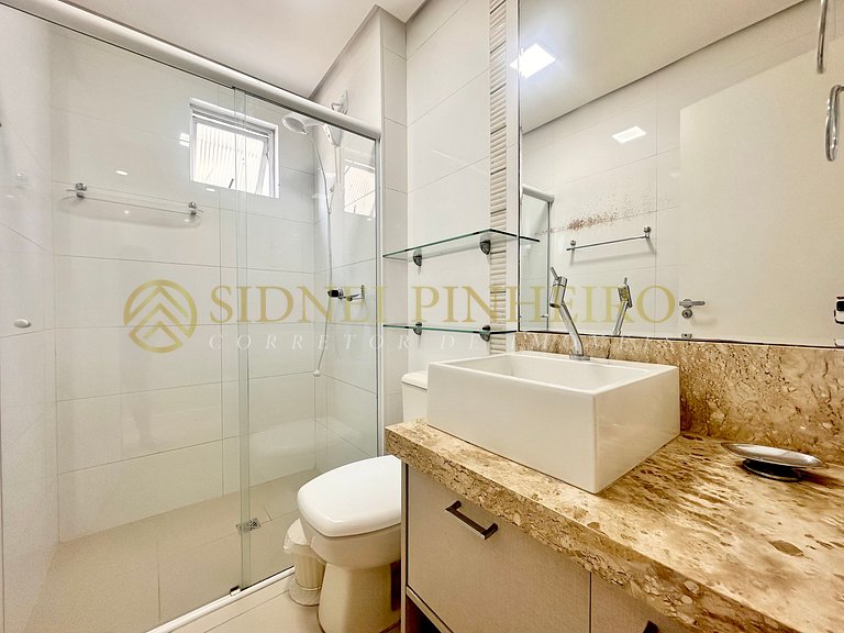 542 - Apartamento 03 dormitórios na Praia de Bombas