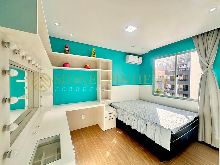 542 - Apartamento 03 dormitórios na Praia de Bombas