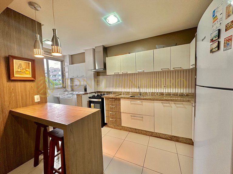 543 - Apartamento 03 dormitórios na Praia de Bombas