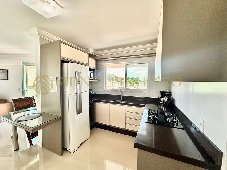 551 - Cobertura 2 dormitórios na praia de Bombas