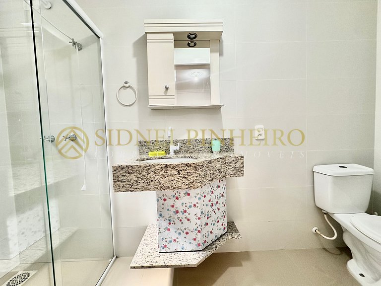 551 - Cobertura 2 dormitórios na praia de Bombas