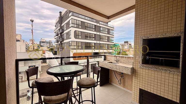 028 - Apartamento 03 dormitórios na Praia de Mariscal