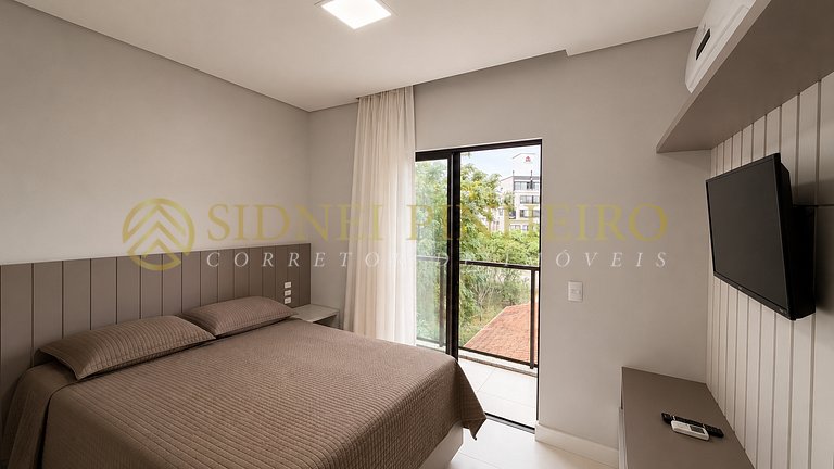 028 - Apartamento 03 dormitórios na Praia de Mariscal