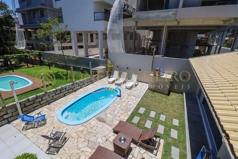 554 - Casa com Piscina em Mariscal