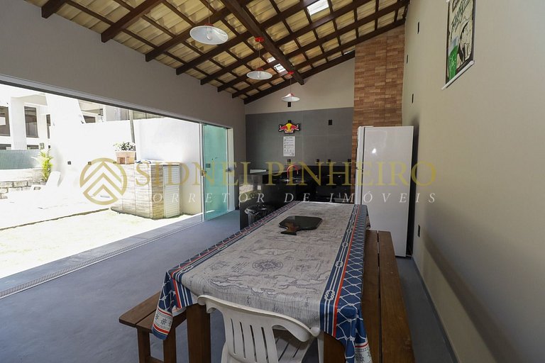 554 - Casa com Piscina em Mariscal