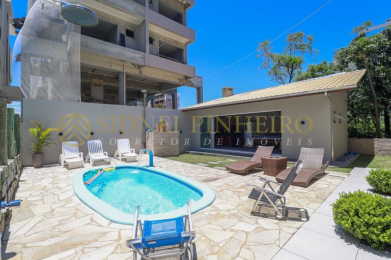 554 - Casa com Piscina em Mariscal