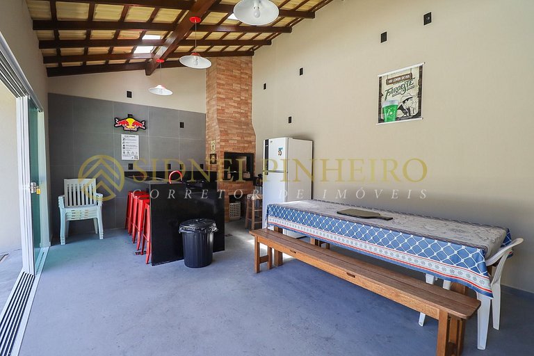 554 - Casa com Piscina em Mariscal