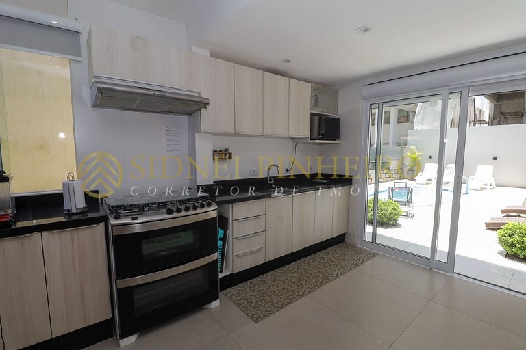 554 - Casa com Piscina em Mariscal