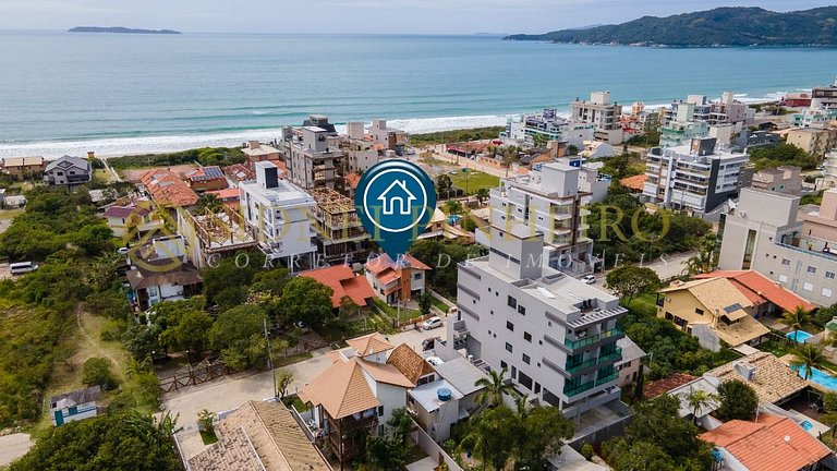 554 - Casa com Piscina em Mariscal