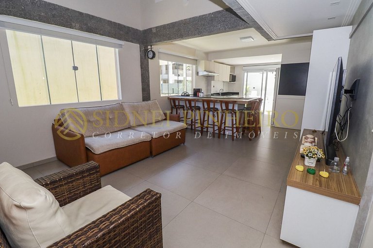 554 - Casa com Piscina em Mariscal