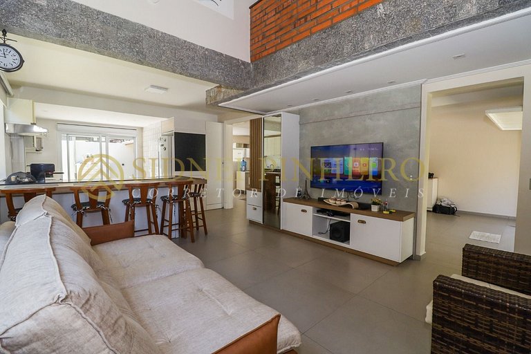 554 - Casa com Piscina em Mariscal