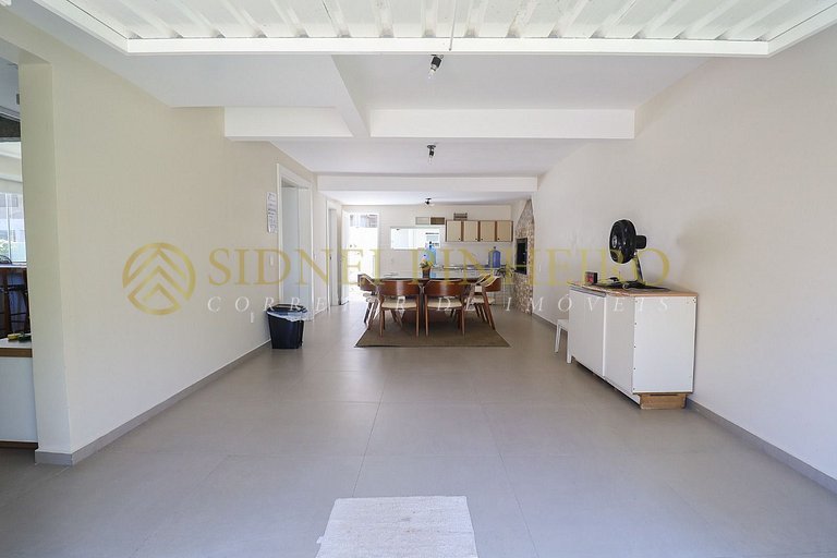 554 - Casa com Piscina em Mariscal