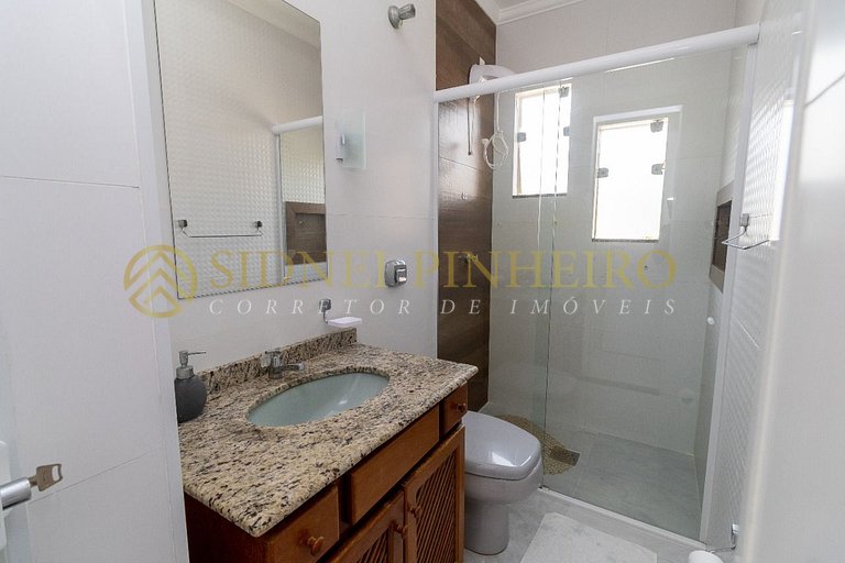 554 - Casa com Piscina em Mariscal