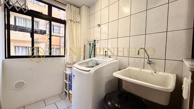 561 - Apartamento 02 dormitórios na Praia de Bombas