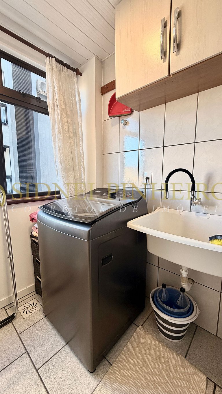 562 - Apartamento 02 dormitórios na Praia de Bombas