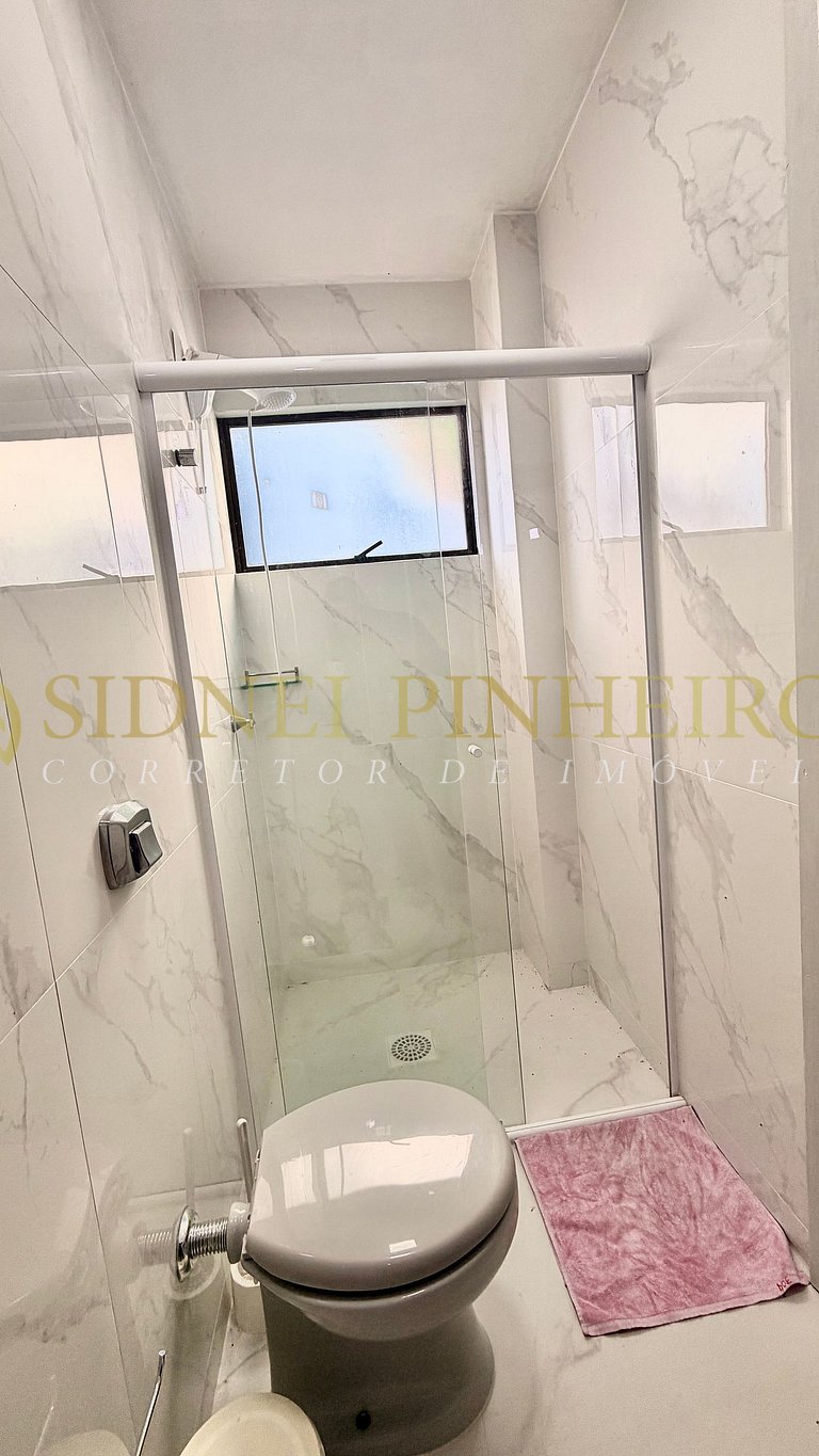 563 - Apartamento 02 dormitórios na Praia de Bombas