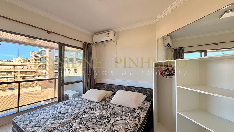 566 - Apartamento 02 dormitórios na Praia de Bombas