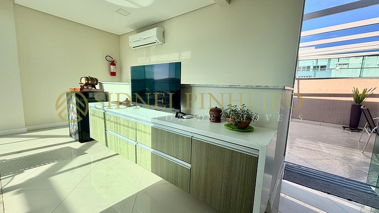 567 - Apartamento frente mar na Praia de Bombas