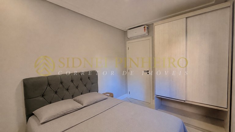021 - Apartamento Térreo 03 Dormitórios na Praia de Mariscal