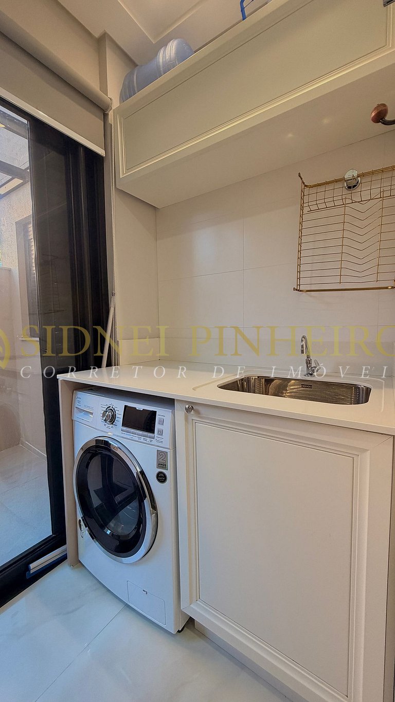 021 - Apartamento Térreo 03 Dormitórios na Praia de Mariscal