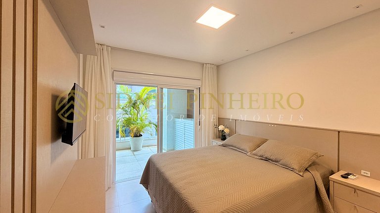 022 - Apartamento 02 dormitórios na Praia de Mariscal