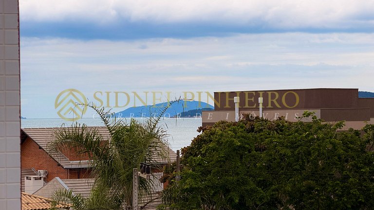 022 - Apartamento 02 dormitórios na Praia de Mariscal