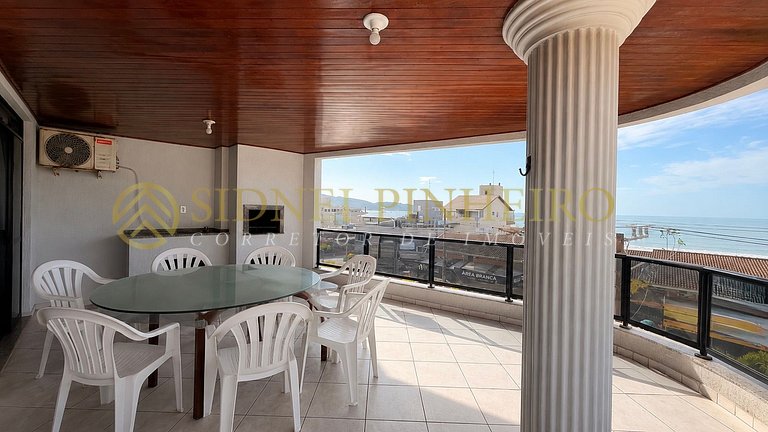 017 - Apartamento 03 dormitórios na Praia de Bombas