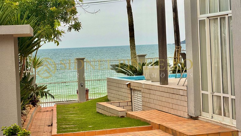 574 - Casa Frente Mar em Bombinhas Centro