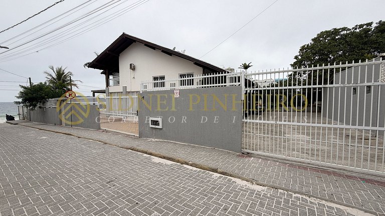 574 - Casa Frente Mar em Bombinhas Centro